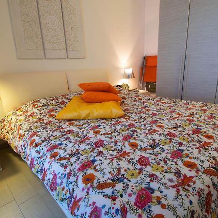 Cherubino - Stunning Lake View With Swimming Pool Parzanica 외부 사진