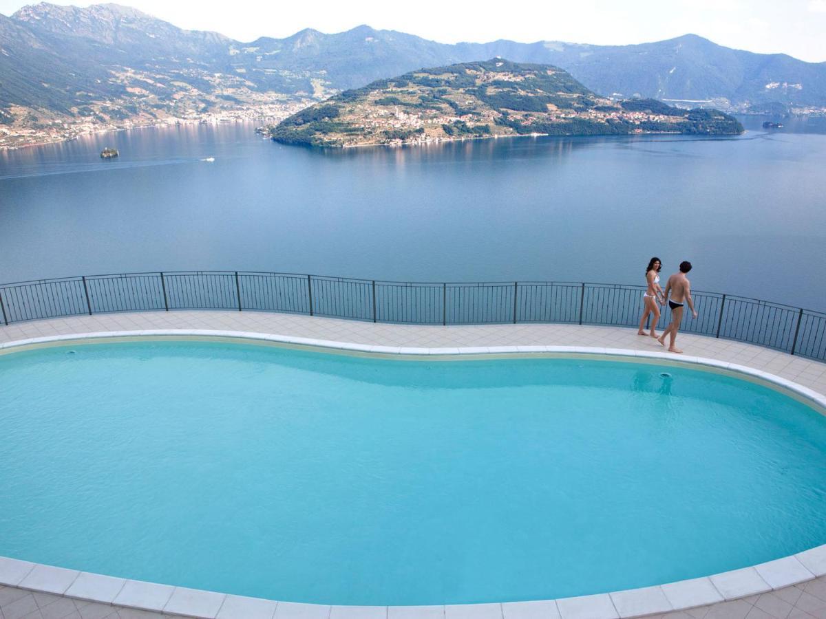 Cherubino - Stunning Lake View With Swimming Pool Parzanica 외부 사진